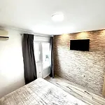 Luxury Oasis Apartment *
