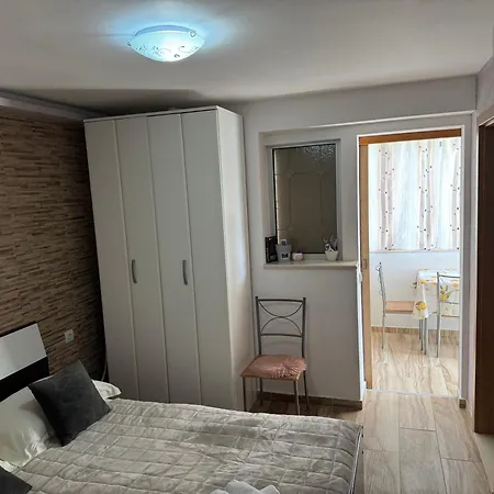 Luxury Oasis Апартаменти *