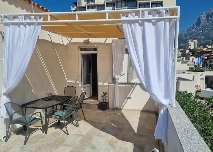 Luxury Oasis Apartment Makarska